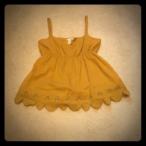 Fitted decorative tank top